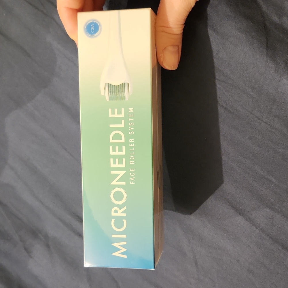 Ora Microneedle Face Roller System NIB